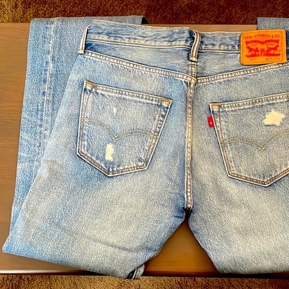 NWOT Men’s Levi’s Stonewashed Destroyed 501’s - Picture 5 of 15